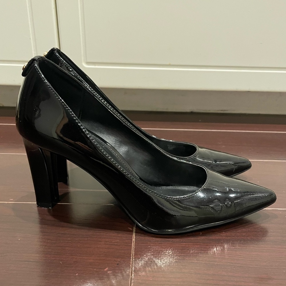 Michael Kors Milly Flex Black Patent Pointed-Toe Block Heel Pumps 7.5